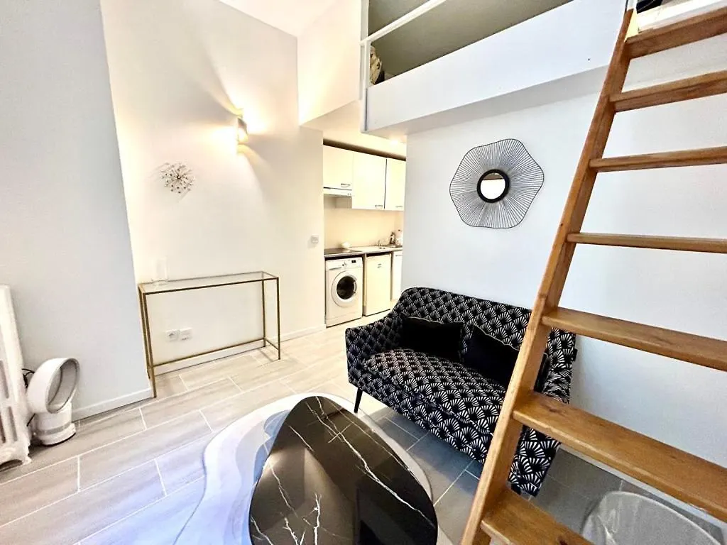 City Center Studio - 1 Min Train Station & Main Street نيس