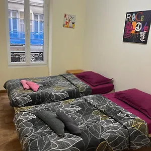  Hostal Lyonnais