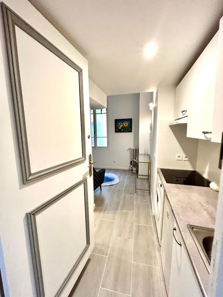 Apartment City Center Studio - 1 Min Train Station & Main Street Nice