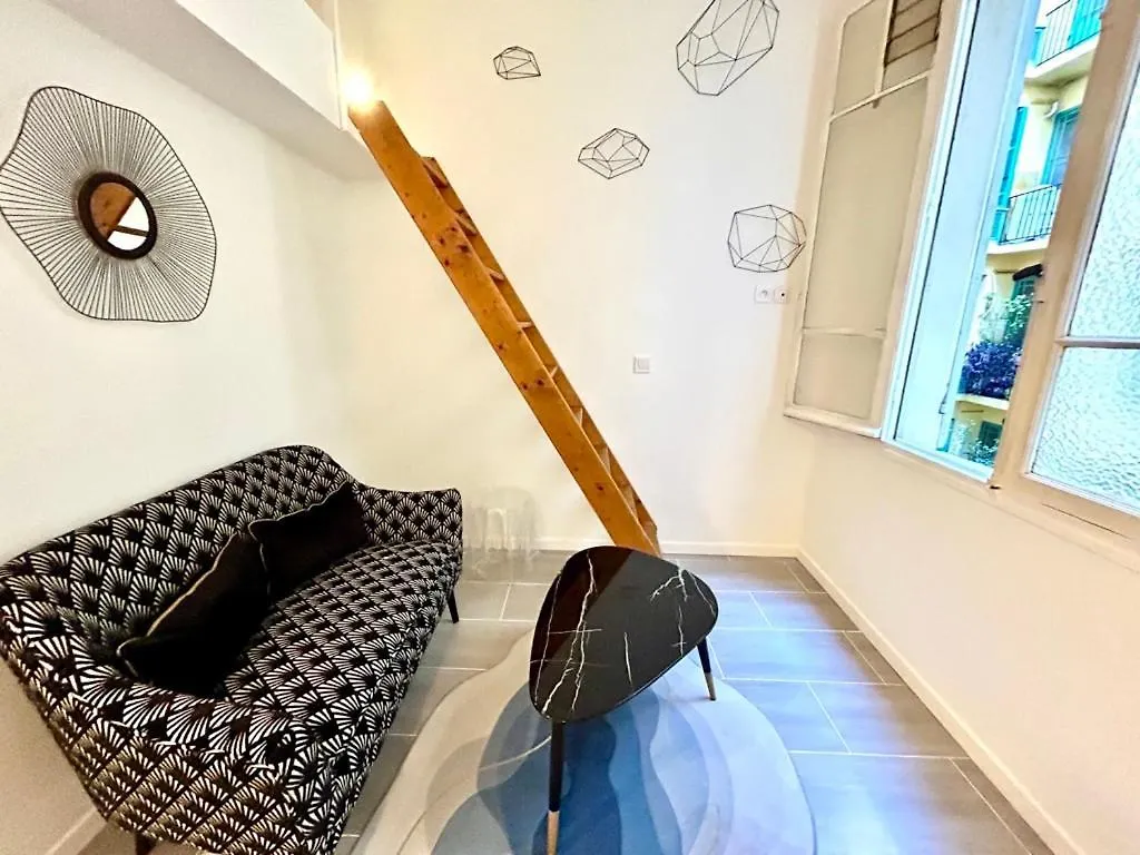 Apartment City Center Studio - 1 Min Train Station & Main Street Nice France
